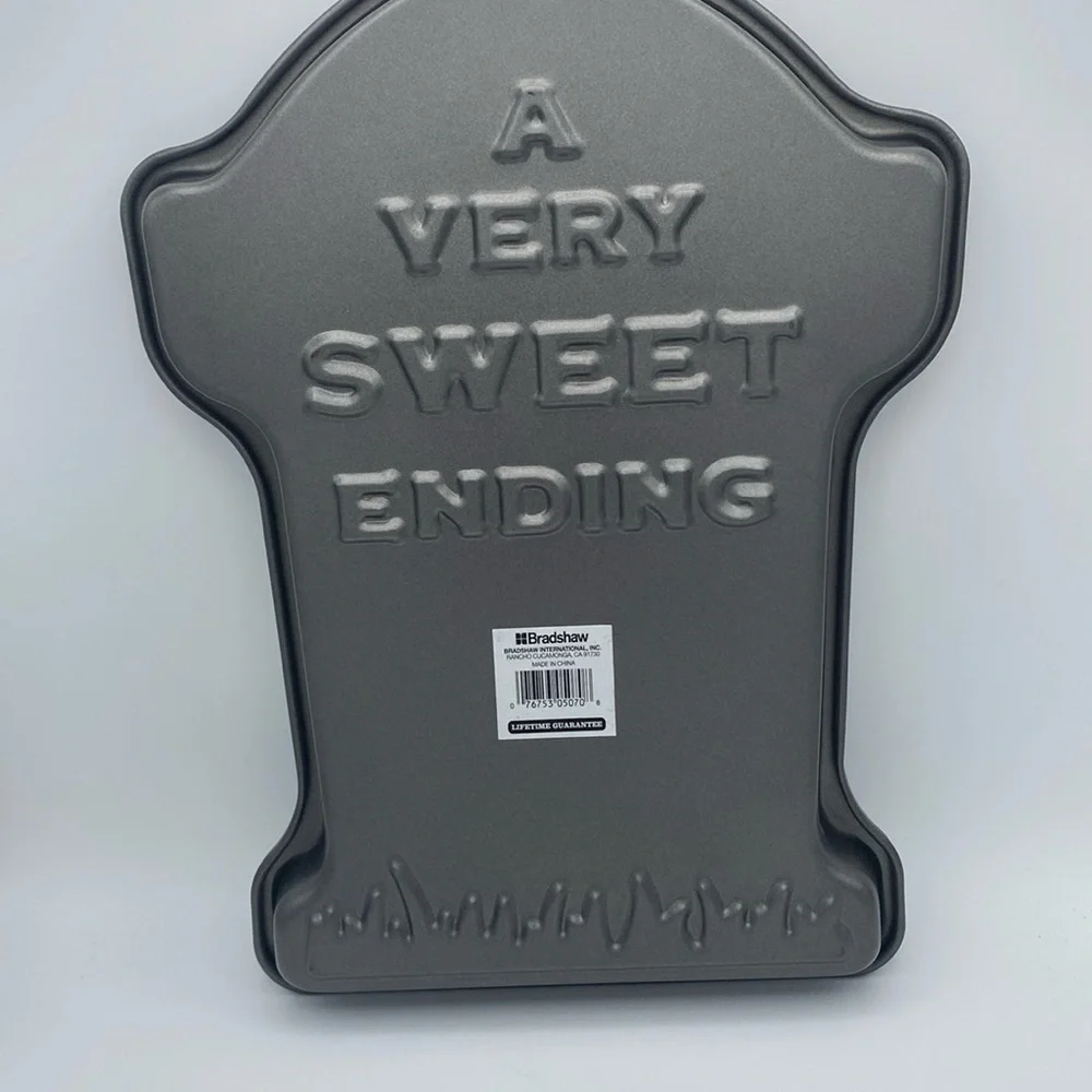 Halloween tombstone. “ A Very Sweet Ending” nonstick cake pan 14x10” Bradshaw